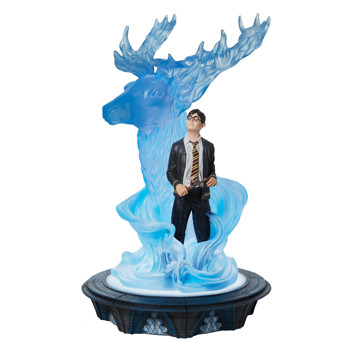 Gift Wizarding World of Harry Potter Harry & Light Up Patronus Figurine Book